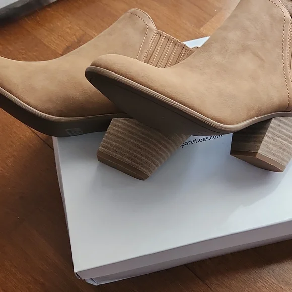 New Ankle Boots - Picture 4 of 5